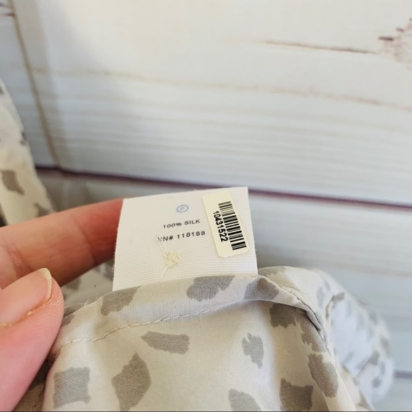 Martin + Osa gray flutter sleeve silk top … - Picture 4 of 7